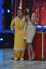 Priyanka Chopra on Jhalak DikhlaJaa Finale in Mumbai on 12th Sept 2013 (103).JPG